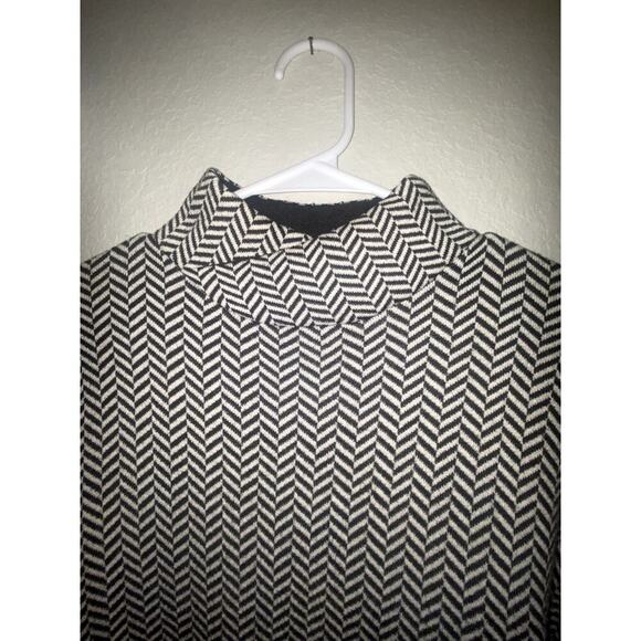 Womens Cream & Black Pattern Duluth Trading Co Sweater Size M - Picture 3 of 4